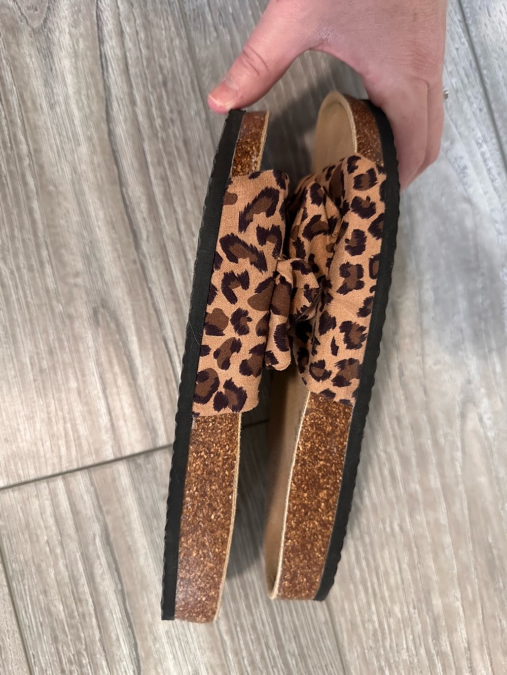 Leopard Bow Slide Women’s Sandals - Tan Size 8 - Picture 5 of 5